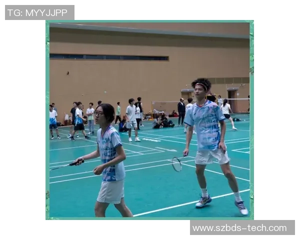 重庆羽毛球队在世界锦标赛中的拼搏历程与荣耀时刻回顾 重庆羽毛球队在世界锦标赛中的拼搏历程与荣耀时刻回顾